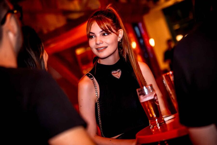 Budapest: Ruin Bar Pub Crawl with Entry Tickets - Key points to know before you book