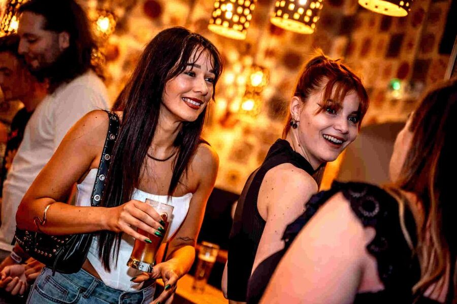 Budapest: Ruin Bar Pub Crawl with Entry Tickets - Starting at Becketts Irish Bar on Liszt Ferenc tér