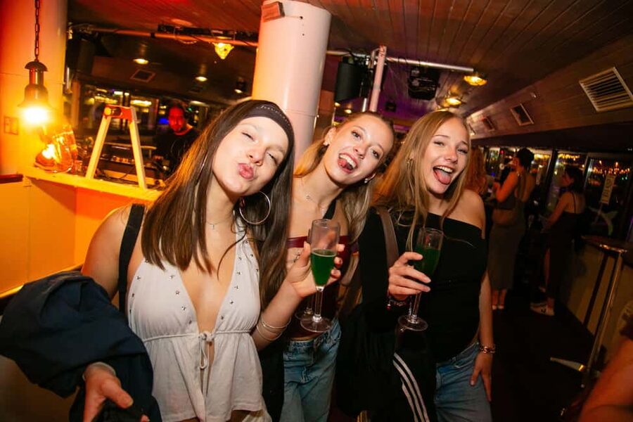 Budapest: Sightseeing River Cruise with Unlimited Cocktails - Budapest’s best evening view starts at Akadémia Dock 2