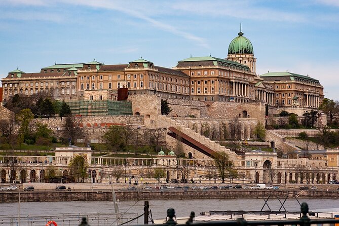 Budapest Sightseeing with Drink Included - Cruising past the Chain Bridge