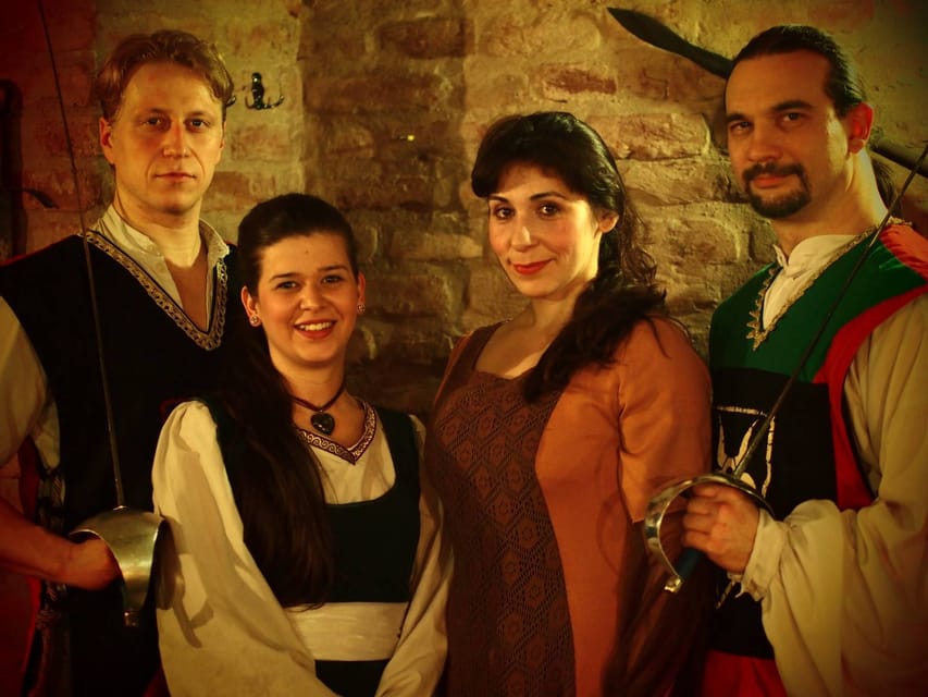 Budapest: Sir Lancelot Medieval Dinner with Drink and Show - Who should book this dinner