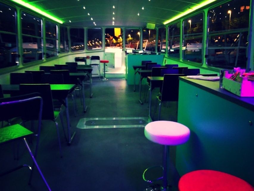 Budapest: Stag Party Boat with Beer and Wine - Drinks, music, and the practical party setup