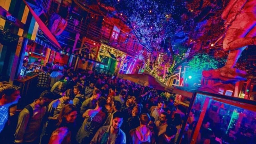 Budapest: Unmissable Bar Crawls with Shots & VIP Club Entry - Should you book this Budapest bar crawl?