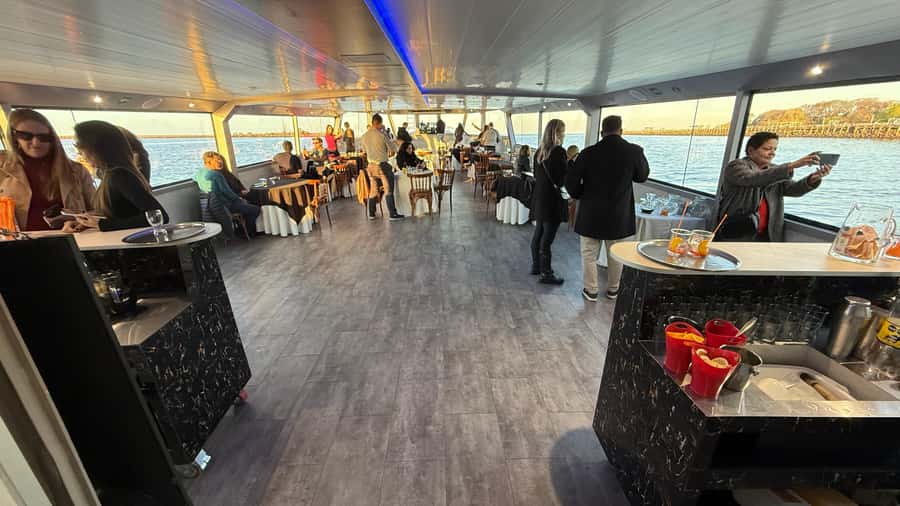Buenos Aires: Puerto Madero Sunset Cruise with Open Bar - Is $39 a fair price?