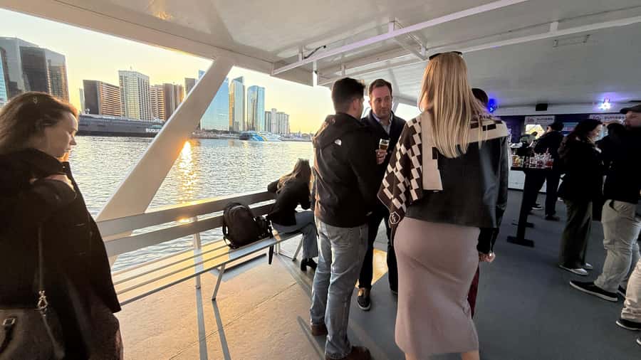 Buenos Aires: Puerto Madero Sunset Cruise with Open Bar - Choosing one hour or two hours on board