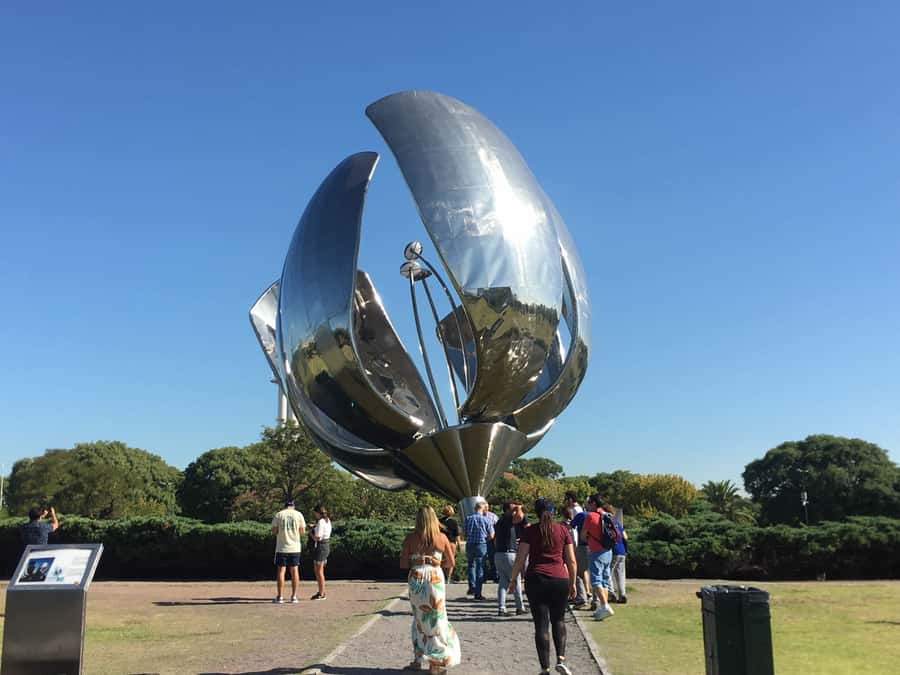 Buenos Aires:Small Group Tour AM & Sunset Open Bar Cruise PM - Plaza de Mayo and the city’s political heart