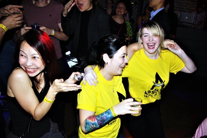 Busan Pub Crawl - Party photos and the group experience