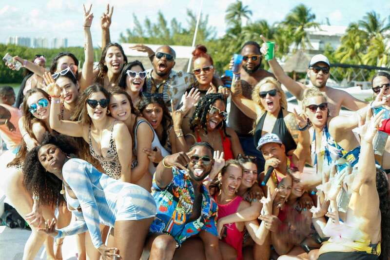 Cabo San Lucas: Adults-Only Boat Party with Drinks & Live DJ - Boarding, music, and the first round at the bar