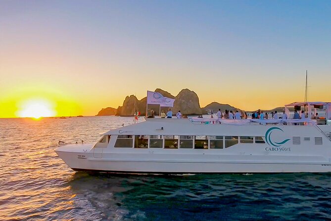 Cabo Sunset Dinner Cruise with Live Music & Open Bar on Cabo Wave - Live music, dancing, and the party-boat question