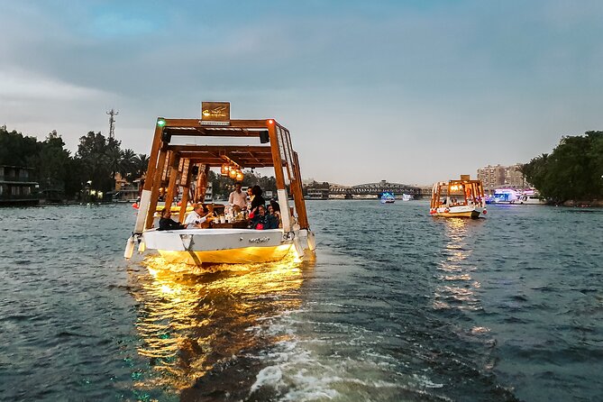 Cafelluca, private 5 star Felucca, 2 hours nile ride with drinks - A quiet Nile ride with a lively side