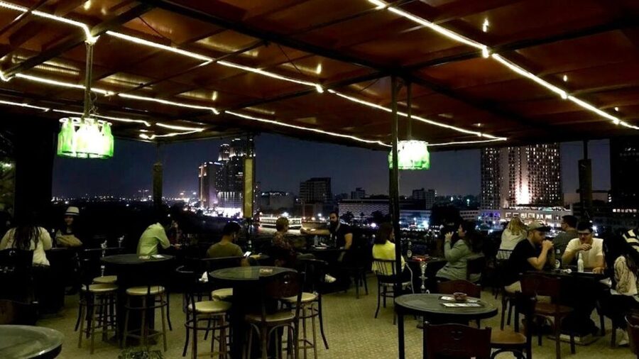 Cairo: Pub Crawl and Speakeasy Bar Tour with 2 Free Drinks - A speakeasy you could easily miss