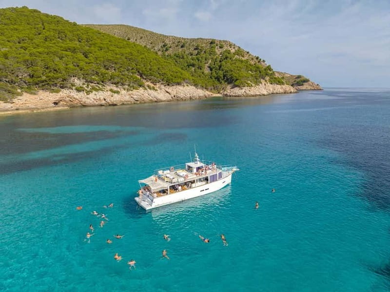 Cala Rajada: Boat Excursion with Drinks and Food - What happens when you stay on deck