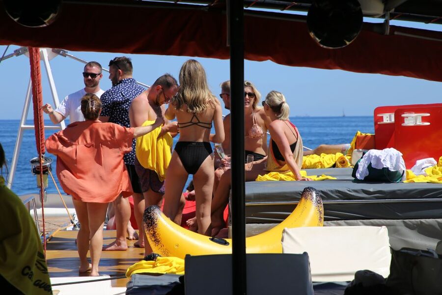 Cambrils: Catamaran Cruise with Drinks and BBQ Lunch Option - Swimming, snorkeling, and getting back aboard
