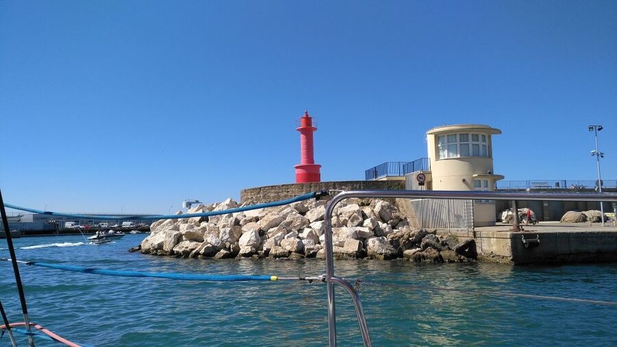 Cambrils/Salou: Coastline Catamaran 2h with drinks, pickup - Drinks, comfort, and the social atmosphere