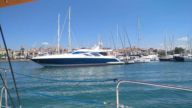 Cambrils/Salou: Coastline Catamaran 2h with drinks, pickup - Is $65 a fair price?