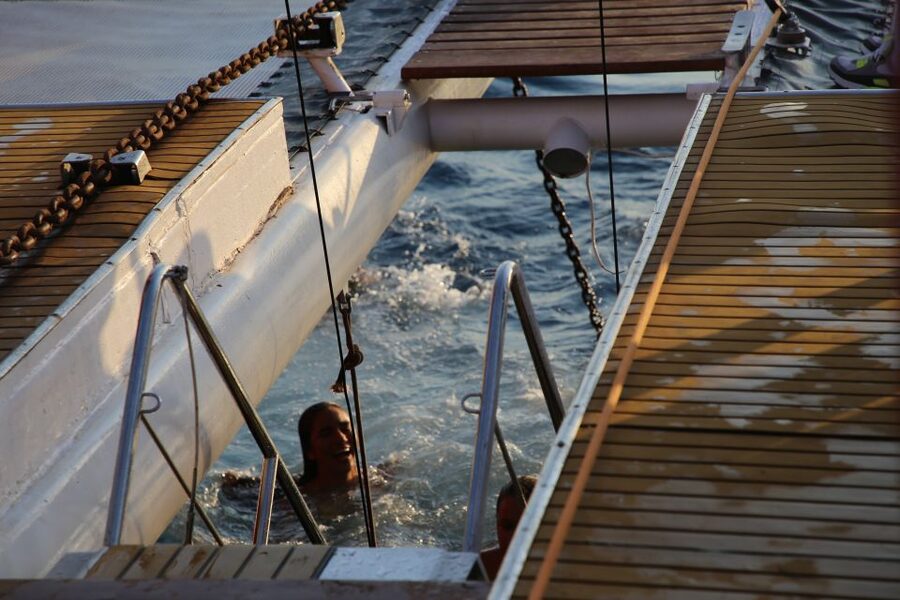 Cambrils: Sunset Catamaran Cruise with Drinks - Practical advice before you book
