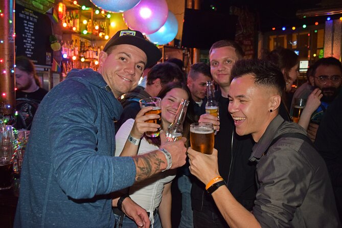 Camden Pub Crawl in London - Free shots, discounts, and the real price