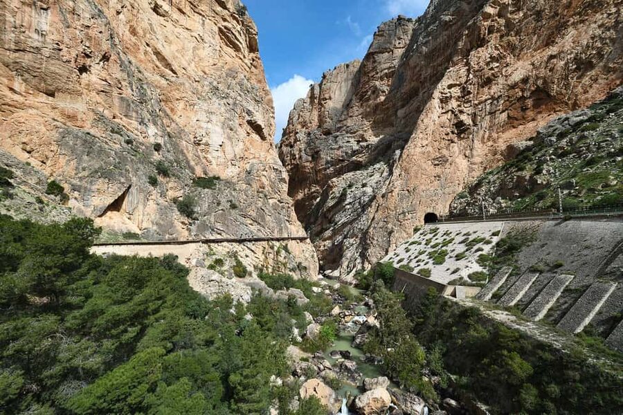 Caminito del Rey: Guided Tour with 1 Drink and Shuttle Bus - Key points to know before you book