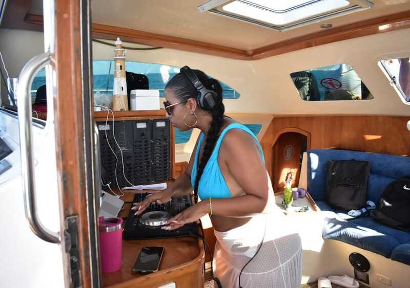 Cancun: Isla Mujeres Only Adults Catamaran, drinks & snorkel - The return cruise to Cancun