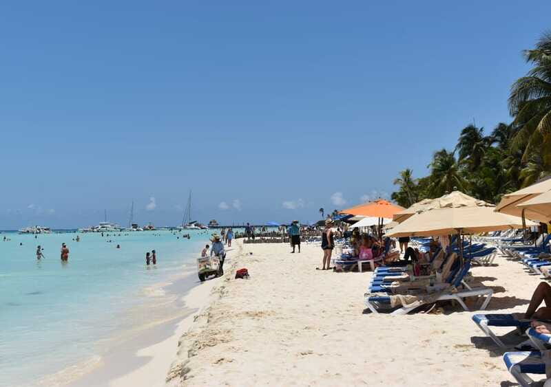 Cancun: Isla Mujeres Only Adults Catamaran, drinks & snorkel - Who will enjoy this day most?
