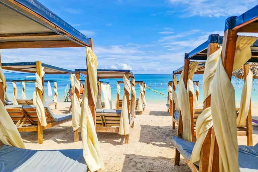 Cartagena: 5 Rosario Islands, Full party with drinks, Snorkeling and lunch - A fast start from Cartagena to Bocachica