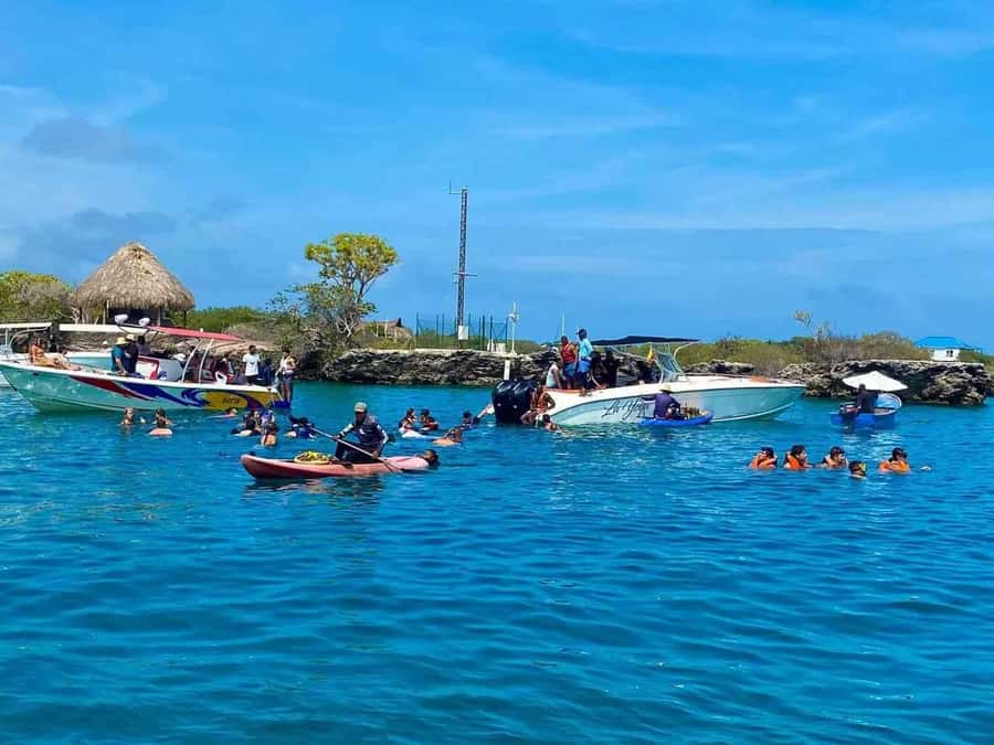 Cartagena: 5 Rosario Islands, Full party with drinks, Snorkeling and lunch - Playa Tranquila and the final beach stop
