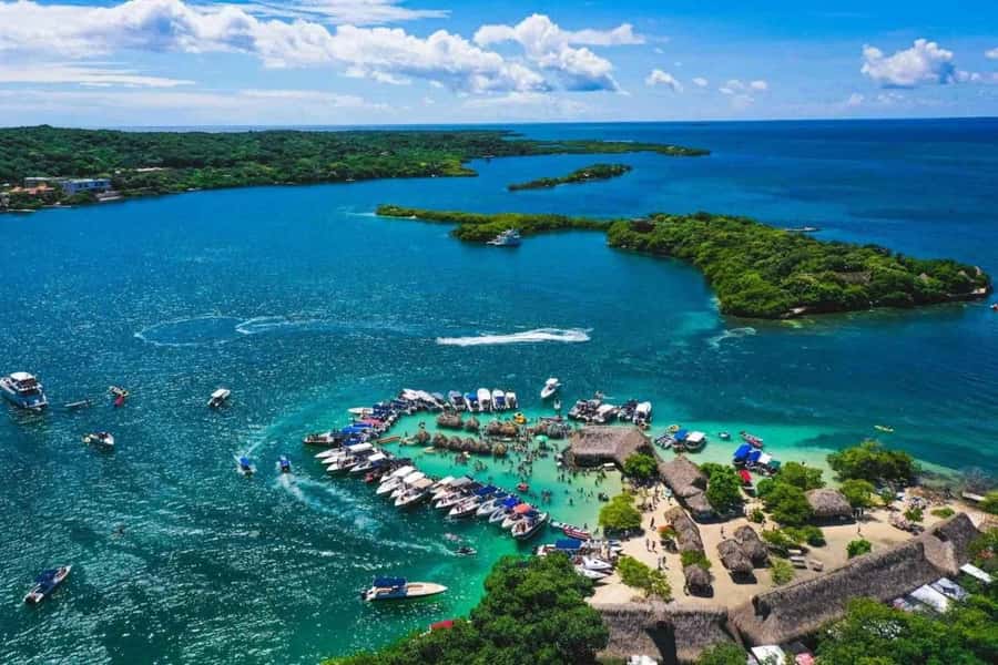 Cartagena: 5 Rosario Islands, Full party with drinks, Snorkeling and lunch - Who should book this island day?