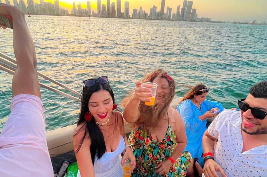 Cartagena: Boat Party in the Bay of Cartagena with Open Bar - The open bar, music, and party atmosphere