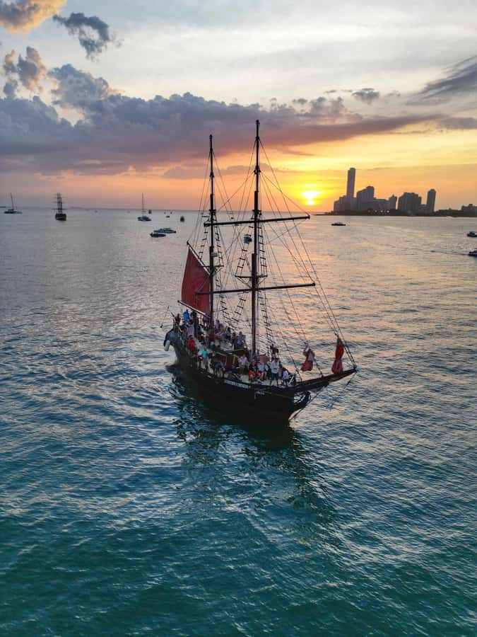 Cartagena, CO: Sunset Skyline Pirate Boat Tour with Drinks - How long should you allow?