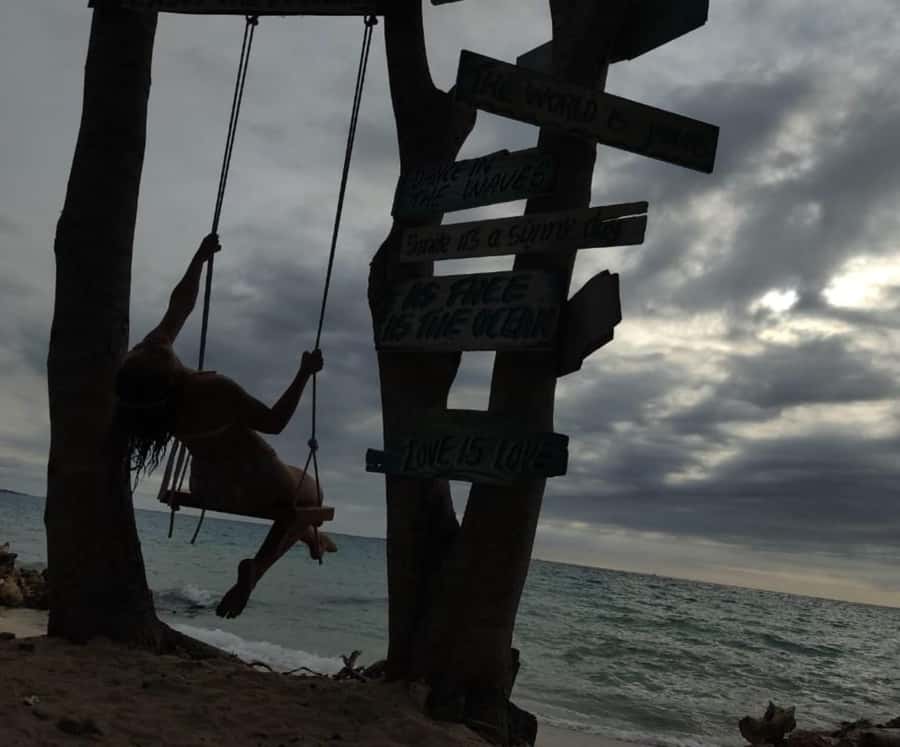 Cartagena: Cristal Beach Day Trip with Cocktail and Lunch - Why this six-hour beach trip works