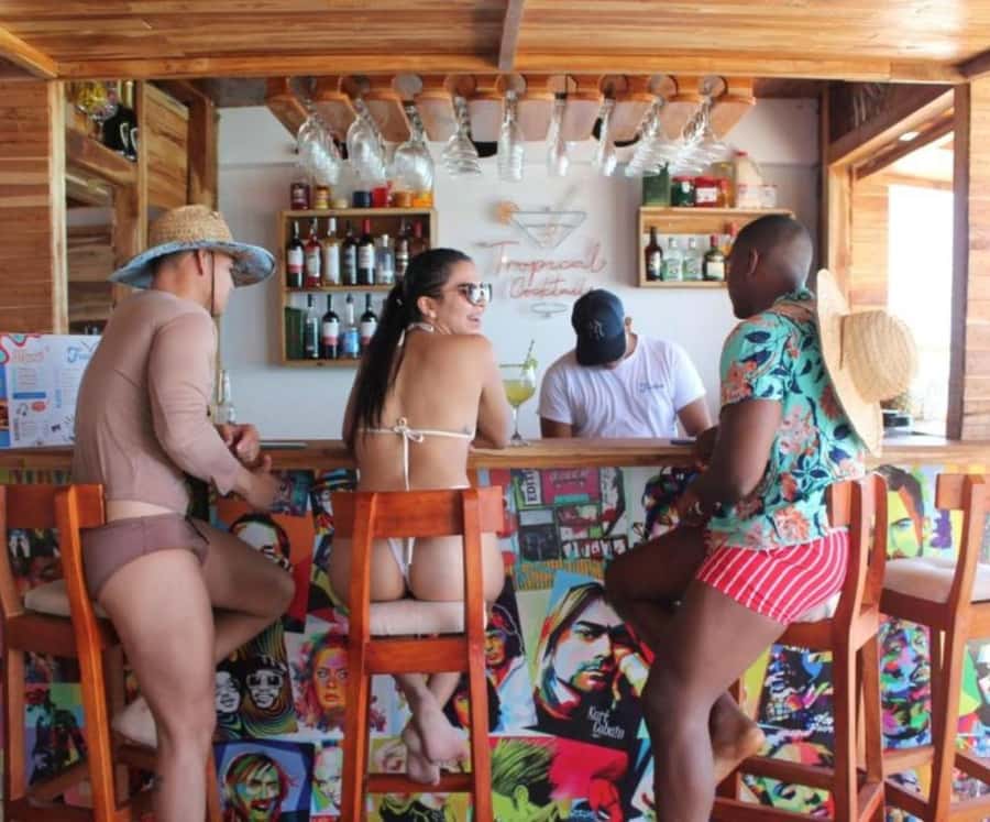 Cartagena: Cristal Beach Day Trip with Cocktail and Lunch - A short speedboat ride to Freedom Beach