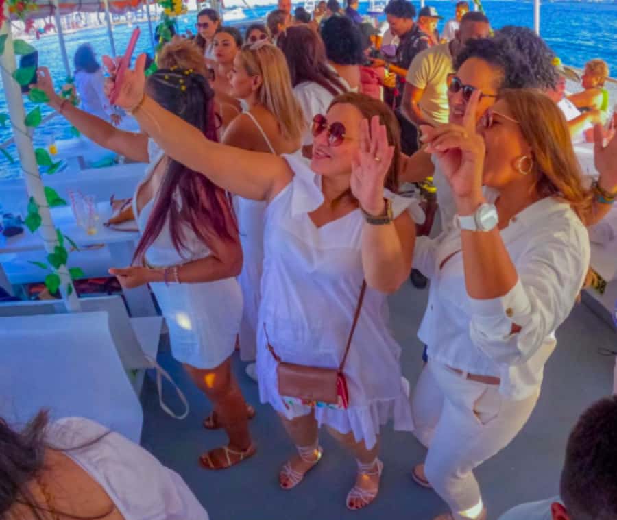 Cartagena de Indias: Sunset Cruise Open Bar with Dance Show - A dance show that asks you to join in
