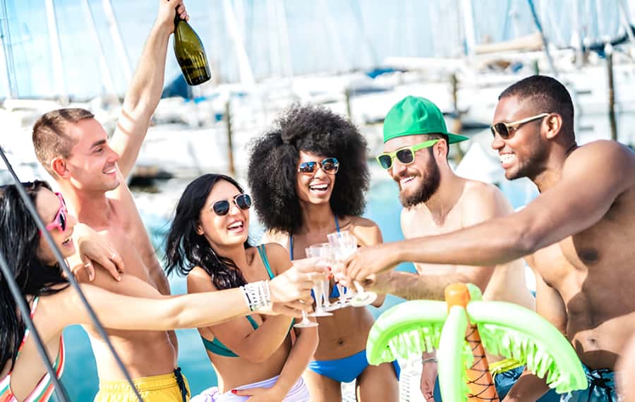 Cartagena: Party Boat to Cholon Beach with 2 Drinks & Lunch - Key points to know before booking