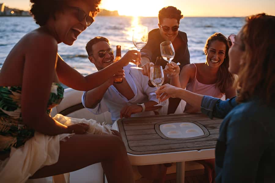 Cartagena: Party Boat to Cholon Beach with 2 Drinks & Lunch - Reaching Cholon by boat