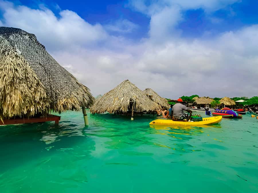 Cartagena: Party Boat to Cholon Beach with 2 Drinks & Lunch - Returning to Cartagena at 4:00 pm