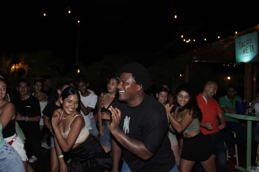 Cartagena: Pub Crawl with Dancing Lessons and Free Shots - Friday route: two starting points, then three major stops
