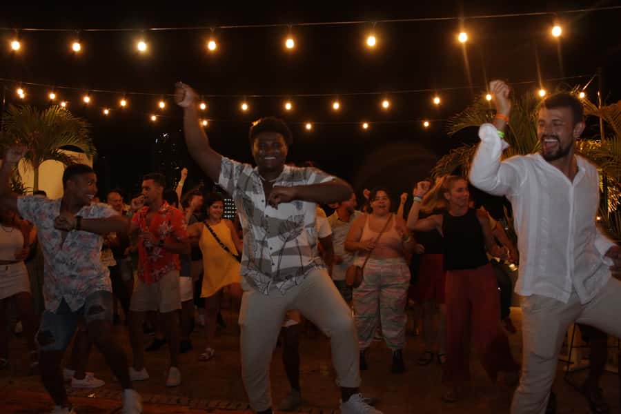 Cartagena: Pub Crawl with Dancing Lessons and Free Shots - The dance lesson: fun first, footwork second