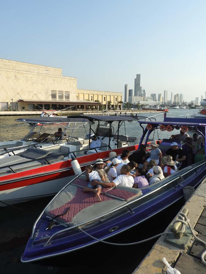 Cartagena: Sunset baytour with Dj, drinks and disco - From the bay to Calle Adentro