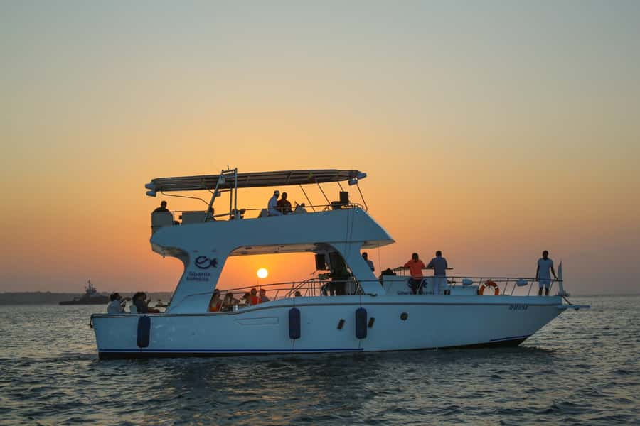 Cartagena: Sunset Cruise with Open Bar - The open bar: simple, frequent, and good enough for the price