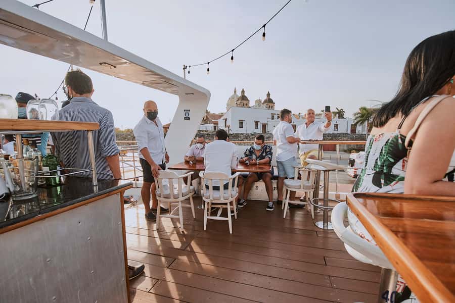 Cartagena: Sunset Cruise with Open Bar - Returning through Manga and Getsemani