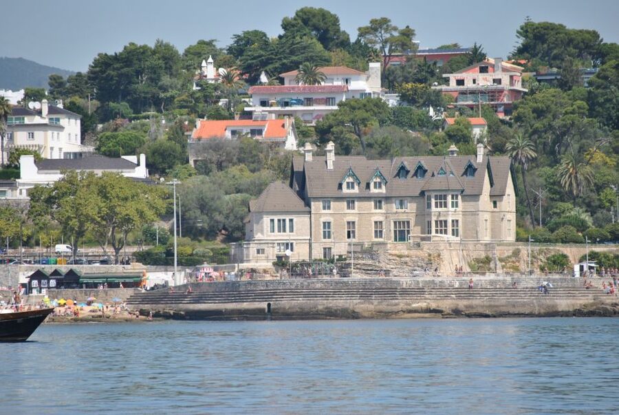Cascais: Sailing Tour with Drink - What the two to four hours feel like