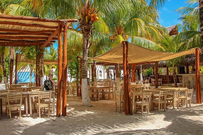 Catamaran Albatros Platinum & Beach club & Open bar & Isla Mujeres - Who will enjoy this day most?