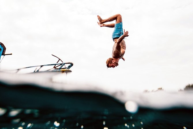 Catamaran Booze Party With Open Bar in Cancun - The music and party atmosphere