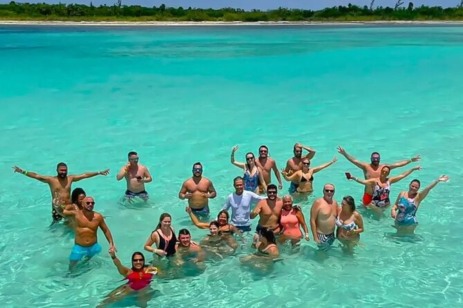 Catamaran in Cozumel with snorkeling at El Cielo and open Bar - El Cielo’s 20-minute starfish stop