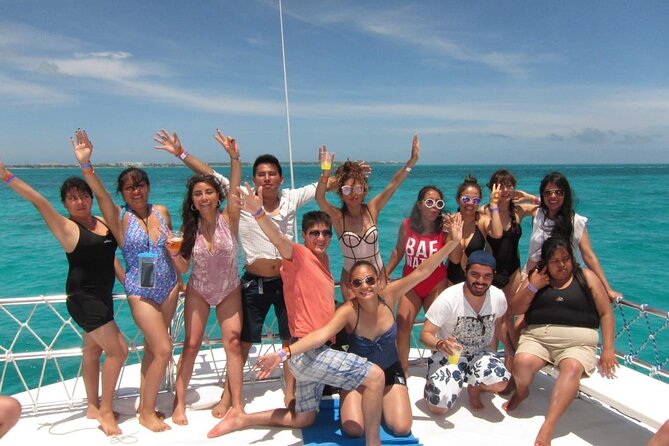 Catamaran Party Boat Cancun - The music and party mood
