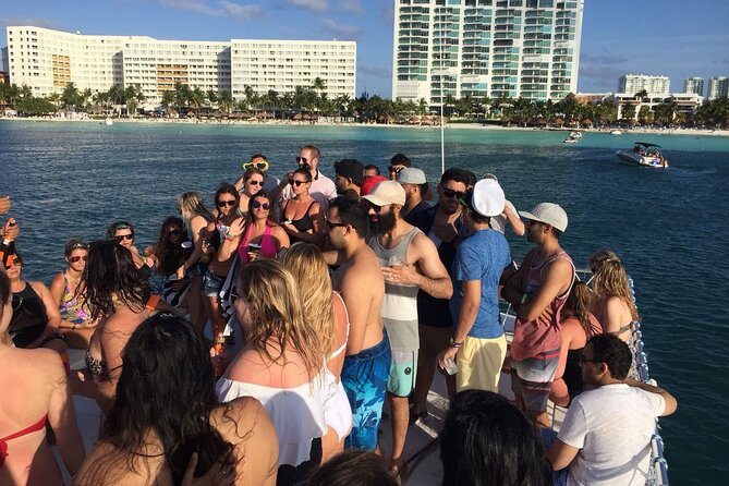 Catamaran Party Boat Cancun - Who will enjoy this catamaran most