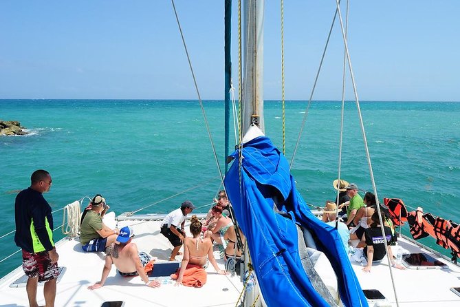 Catamaran Sail and Snorkeling Tour with Open Bar in Puerto Morelos - Lunch at the marina