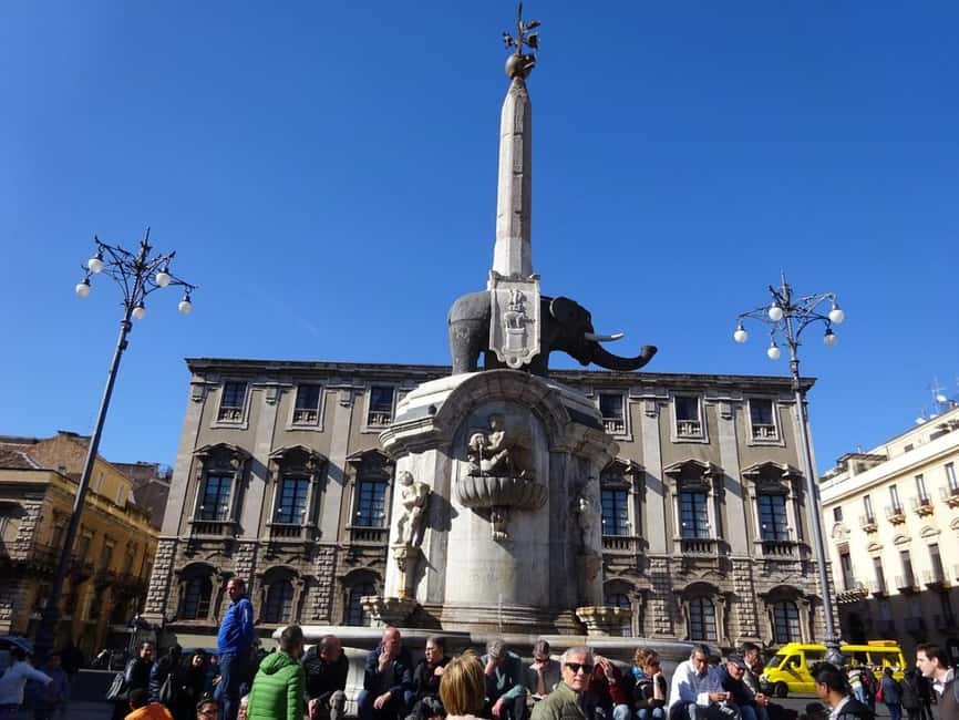 Catania Guided Bar Crawl in the Old Town - Who will enjoy this Catania night out