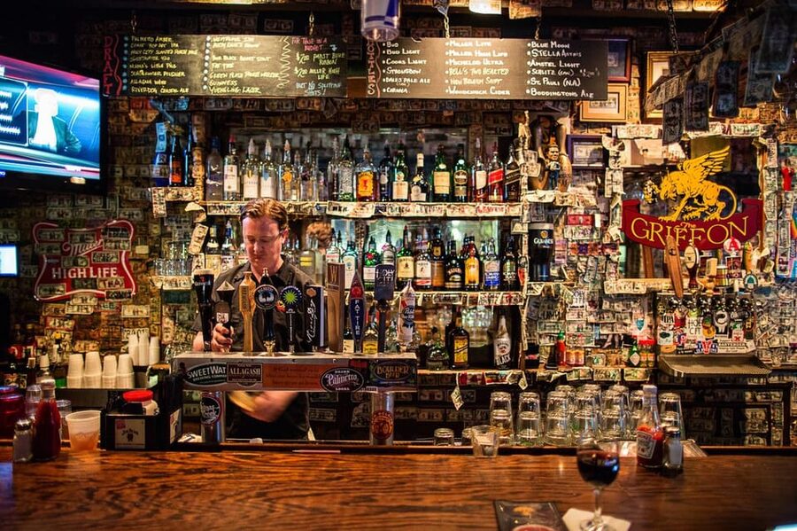 Charleston: Craft Beer and Cocktails Guided Tour - From Market Street to the waterfront