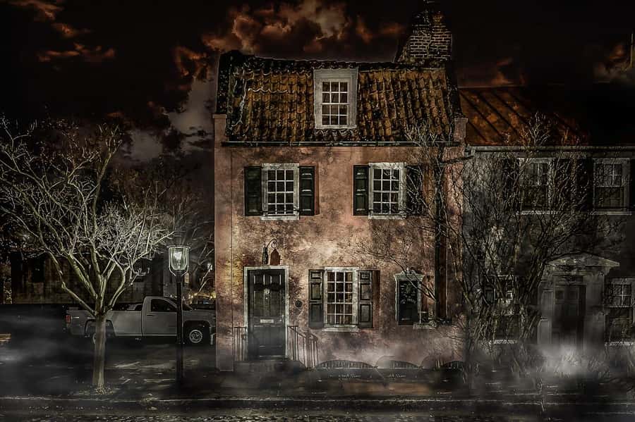 Charleston: Spirits & Spirits Haunted Pub Crawl - The Griffon brings historic atmosphere